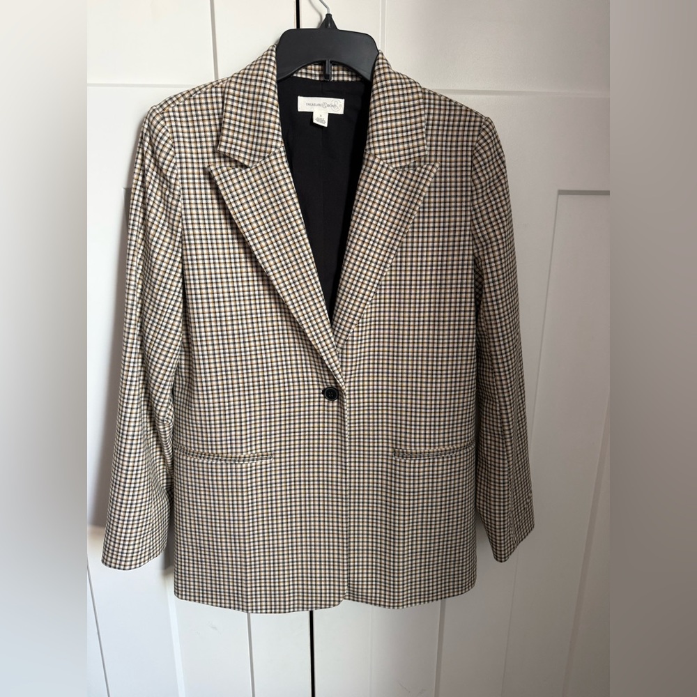 Treasure & Bond Houndstooth Blazer in black, brown and cream. Size small.
